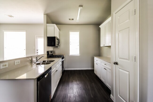 Building Photo - 12310 Maura Lane