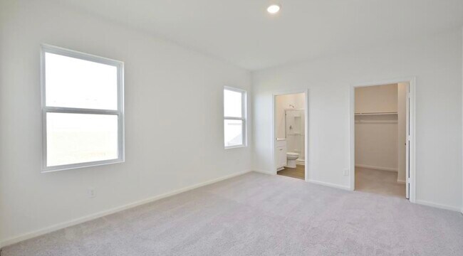 Building Photo - 583 Firemoon St