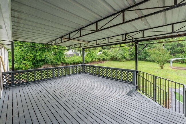 Building Photo - 207 Whitnel Dr