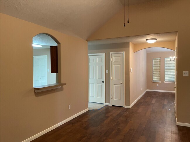 Building Photo - 14223 Bishop Bend Ln