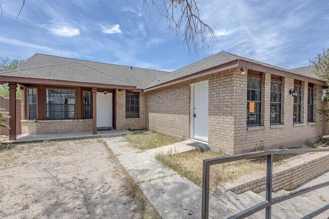 Building Photo - 9716 Center Rd