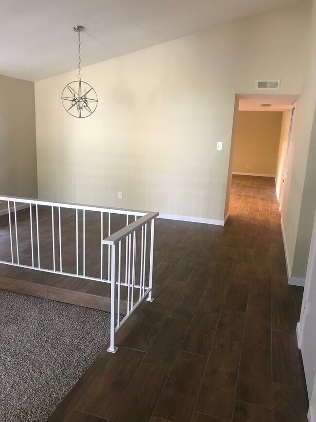 Building Photo - 2505 Cherry Blossom Ln