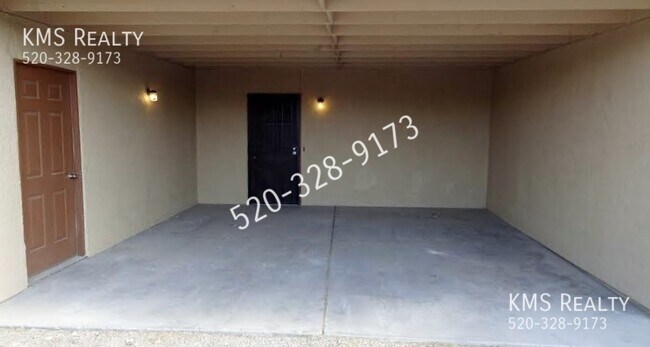 Building Photo - 1577 W Aztec Ct