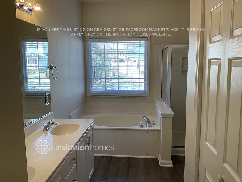 Building Photo - 17509 Cambridge Grove Dr