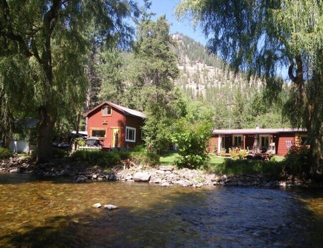 Building Photo - 15295 Hwy 12 W