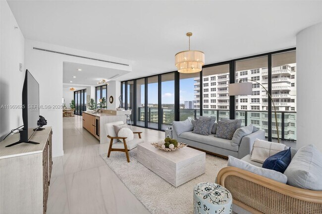 Building Photo - 900 N Ocean Blvd