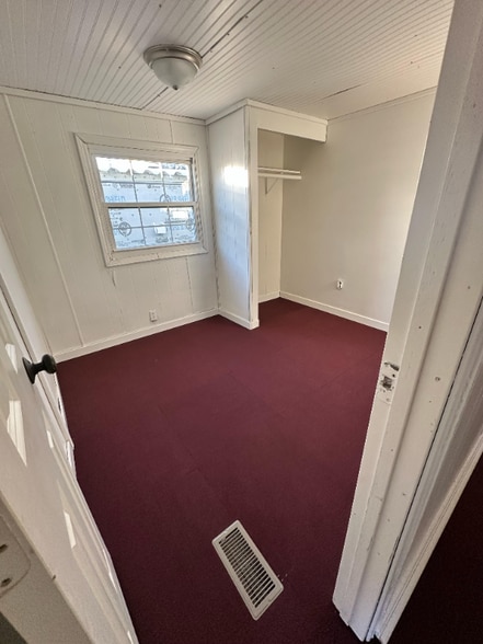 Building Photo - 2825 SE 14th St