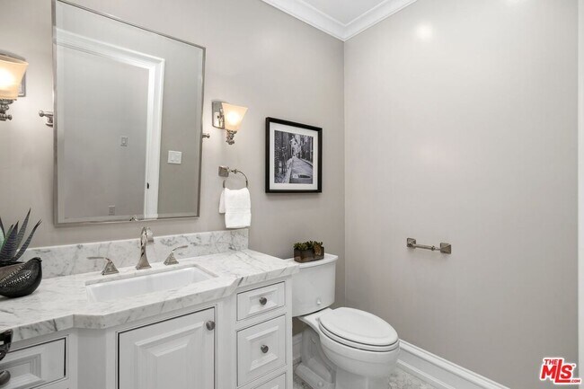 Building Photo - 514 Walden Dr