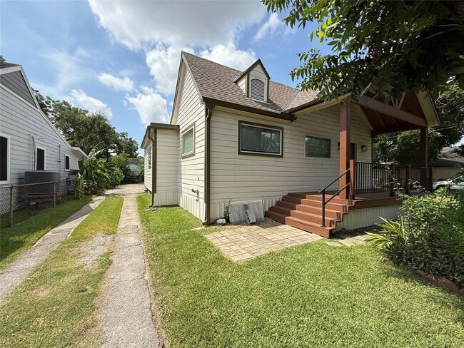 Building Photo - 7144 Kernel St