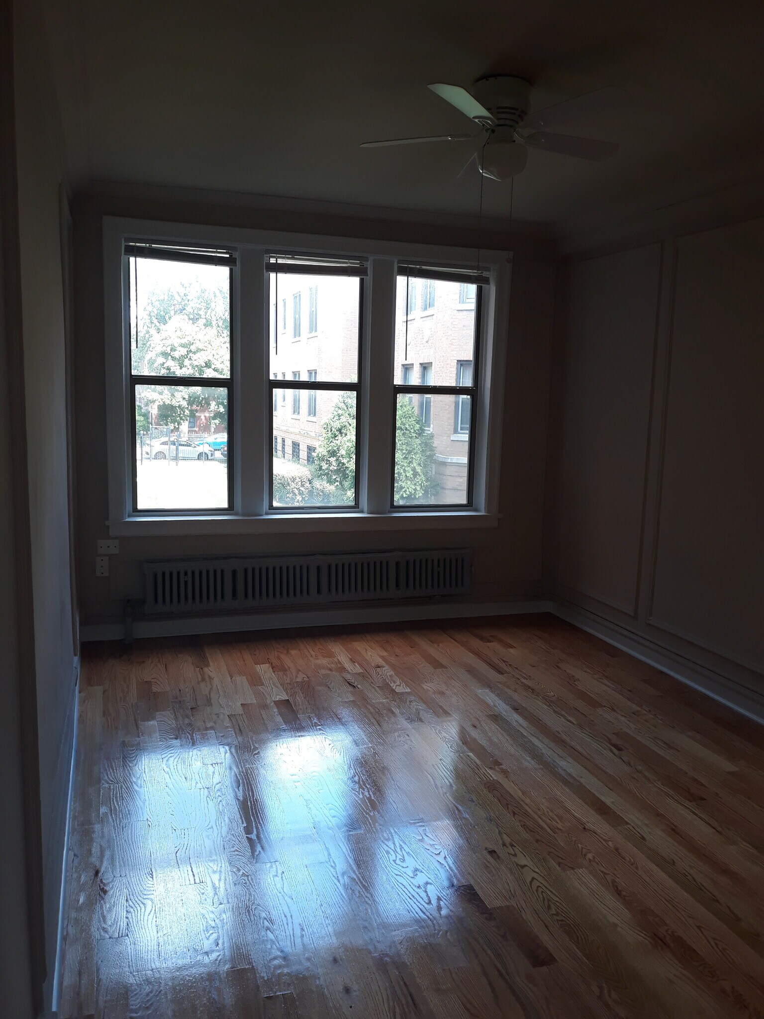 Building Photo - 1367 W Estes Ave