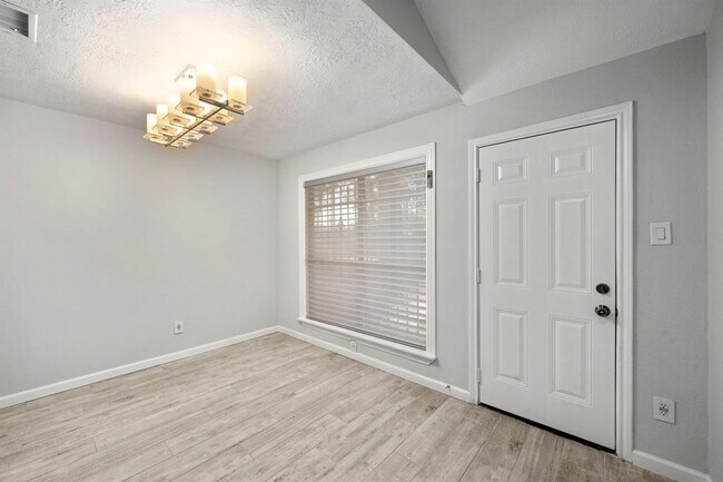 Building Photo - 13234 Boyer Ln