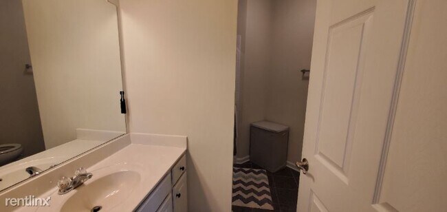 Building Photo - 2 br, 2 bath Condo - 3825 Doc Berlin Dr.