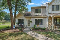 Building Photo - 3 bedroom townhome in Raintree Country Club