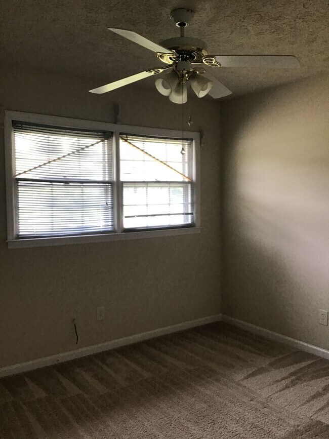 Building Photo - Dorsett6863