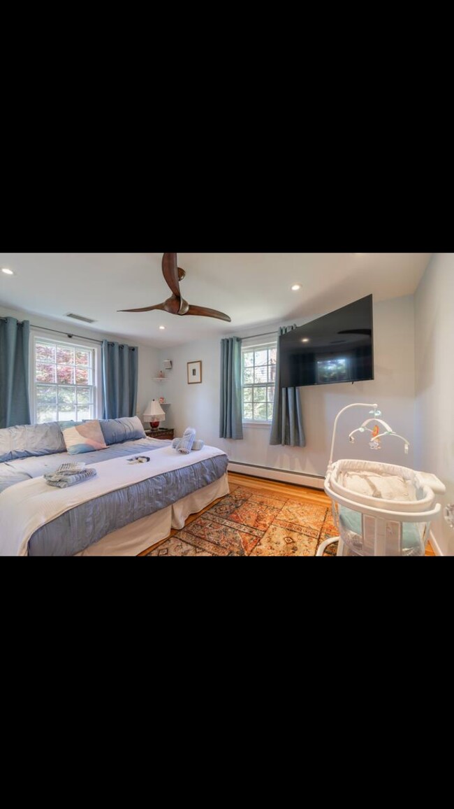 Building Photo - 76 Bay Rd