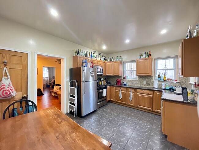 Building Photo - 416 N 31st St