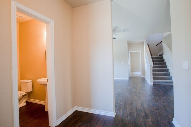 Building Photo - 1005 Papaya Cove