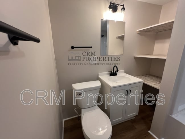 Building Photo - 1329 N Wabash Ave