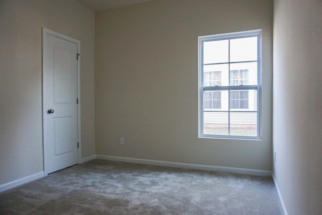 Building Photo - Lovely 3 bedroom 2 Bath Ranch with 2 Car Garage in Goose Creek