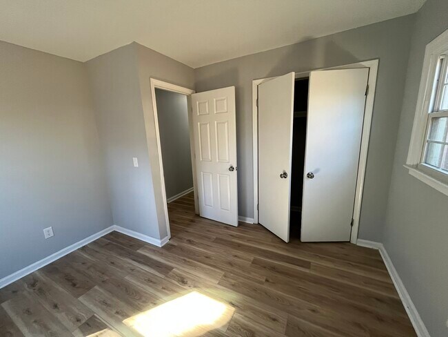 Building Photo - 7613 Mine Valley Rd