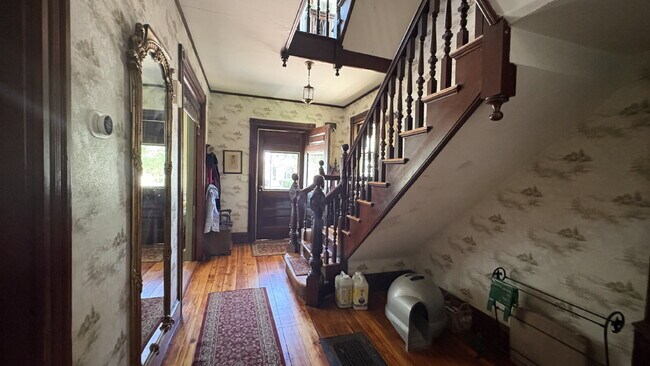 Building Photo - Stunning 3BR + Office Victorian Home with 6 Off-Street Parking Spaces – Flexible Mid- to Long-Ter...