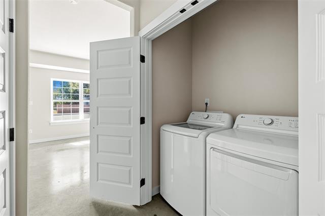 Building Photo - 2290 W Tarleton St