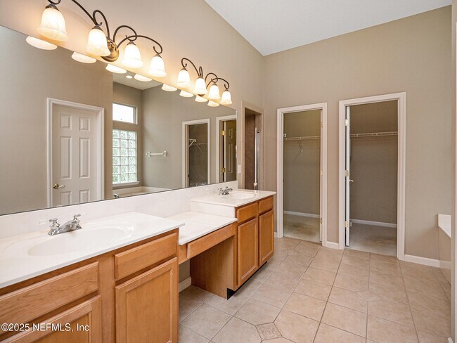 Building Photo - 1228 Loch Tanna Loop