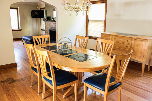 Formal dining area - 16520 Normandy St