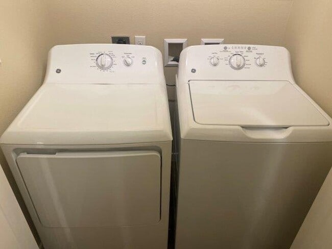 Building Photo - 3-bedroom 2 bath apartment in West Olympia - Apply Today!!