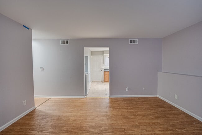 Building Photo - 839 Bishop Ave