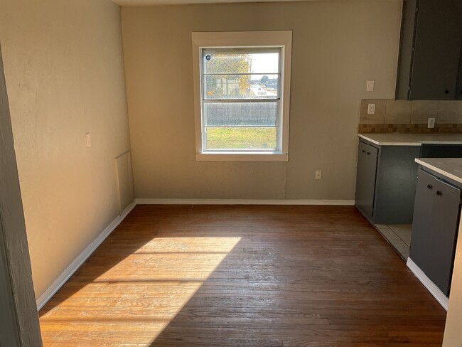 Building Photo - Two bedroom home for rent close to Rose St...