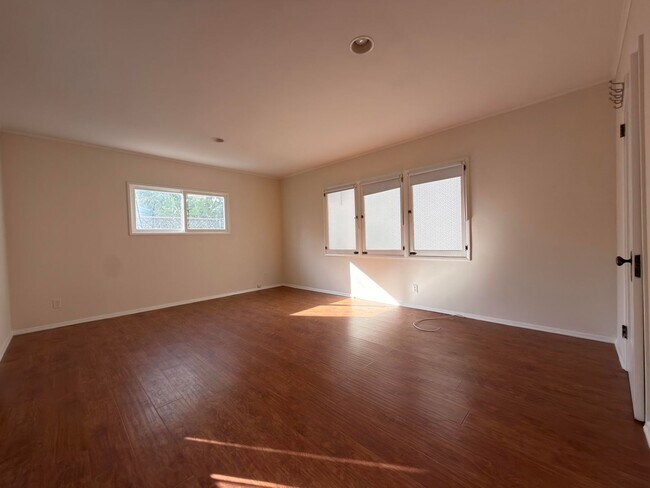 Building Photo - 1172 Alameda Ave