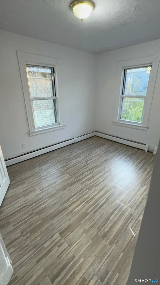 Building Photo - 1036 Maplewood Ave