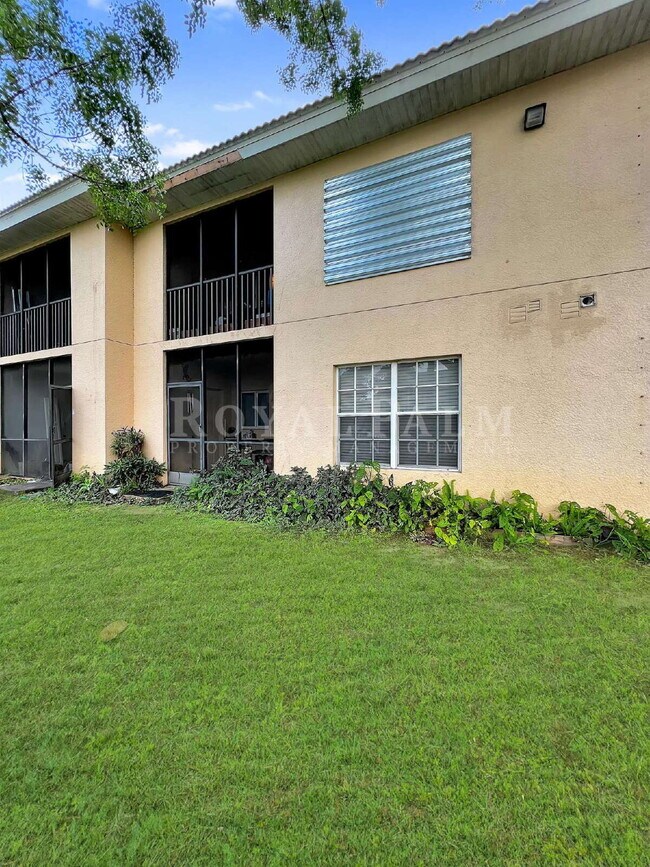 Building Photo - First-Floor 2 Bed, 2 Bath with In-Unit Washer & Dryer – Everyday Living Made Easy at Castilla Cir...