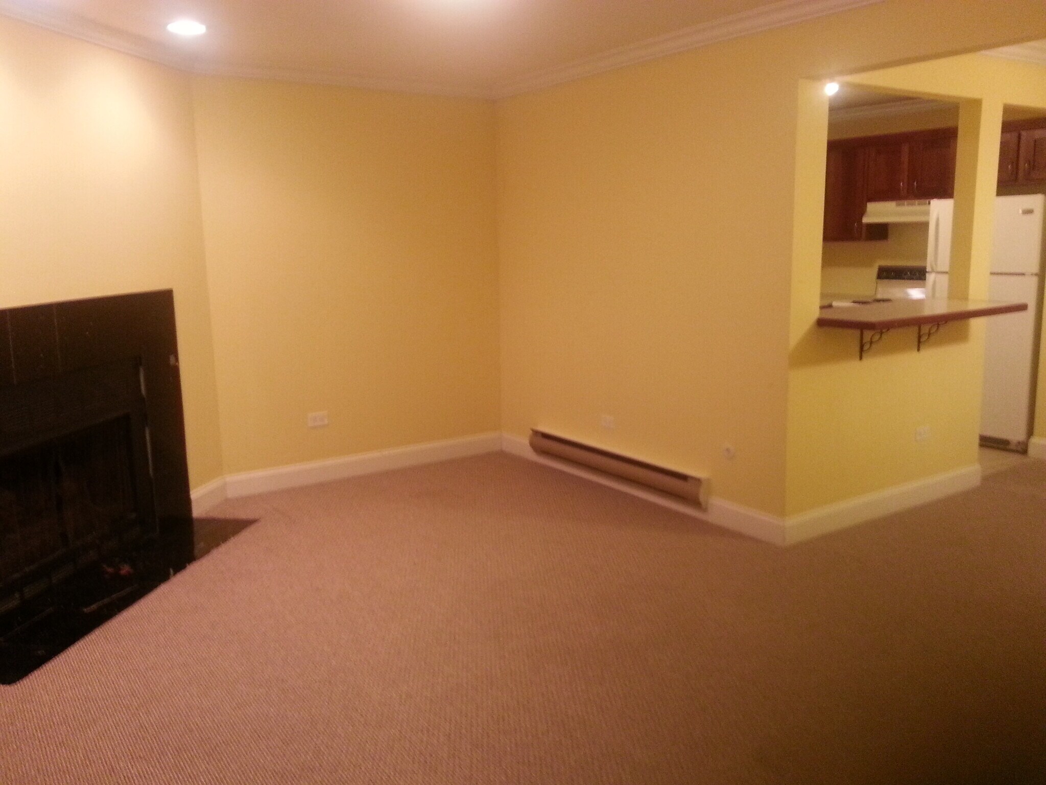 Building Photo - 444 E Osage Ln