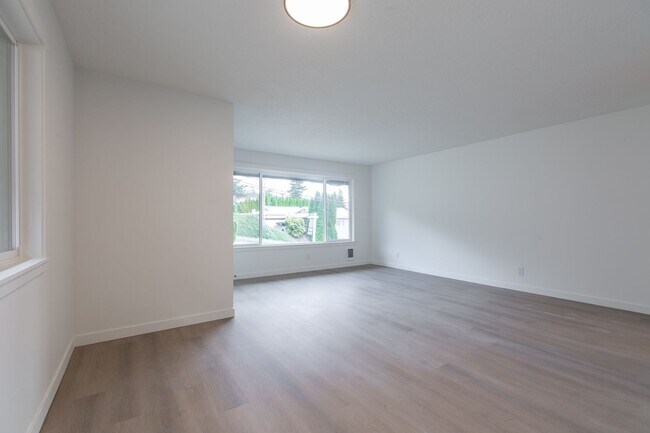 Building Photo - Crowne Pointe Apartment Homes