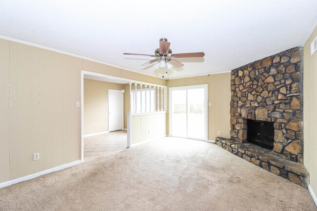 Building Photo - 3902 Clover Hill Dr