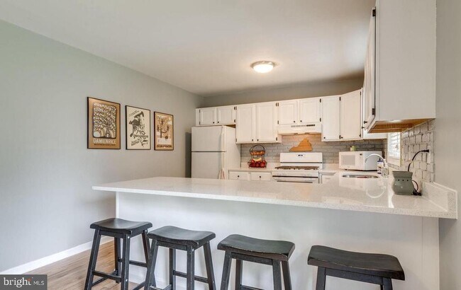 Building Photo - 10121 Cheswick Ct