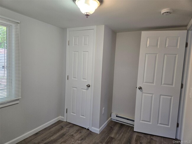 Building Photo - 4 Private Rd