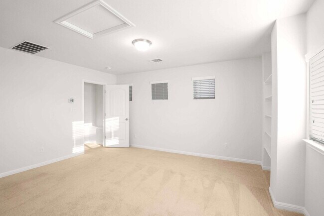 Building Photo - 586 Evening Star