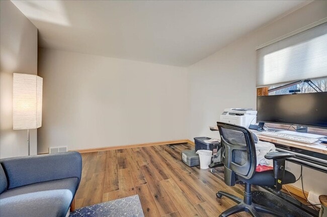 Building Photo - Spacious Elm Grove 3BR/2BA Ranch Single Fa...