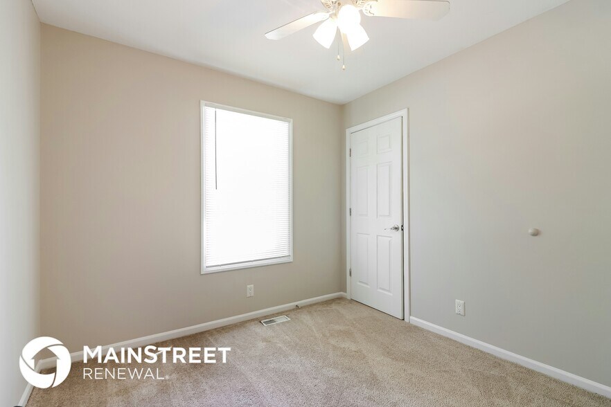 Building Photo - 522 Valle Dr