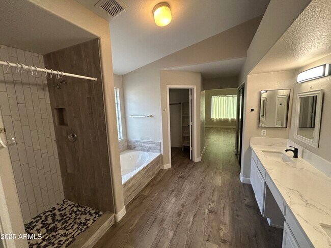 Building Photo - 1611 W Musket Way