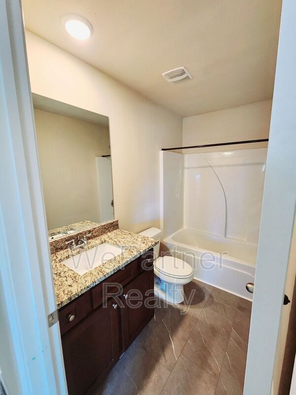 Building Photo - 202 Vickery Ln