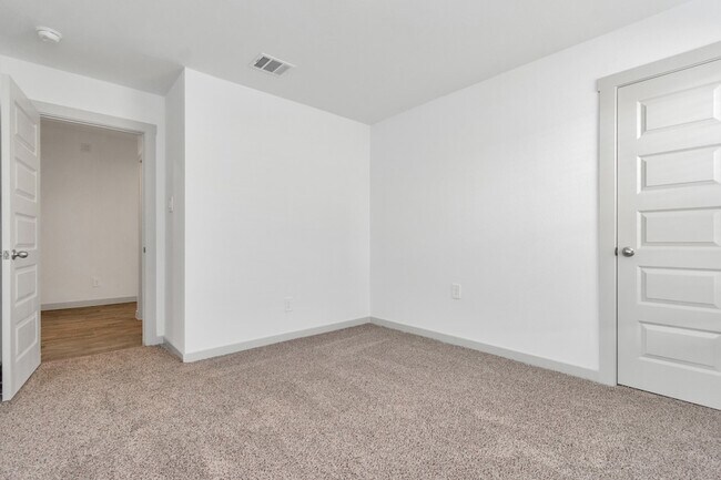 Building Photo - 10626 Watershed Dr