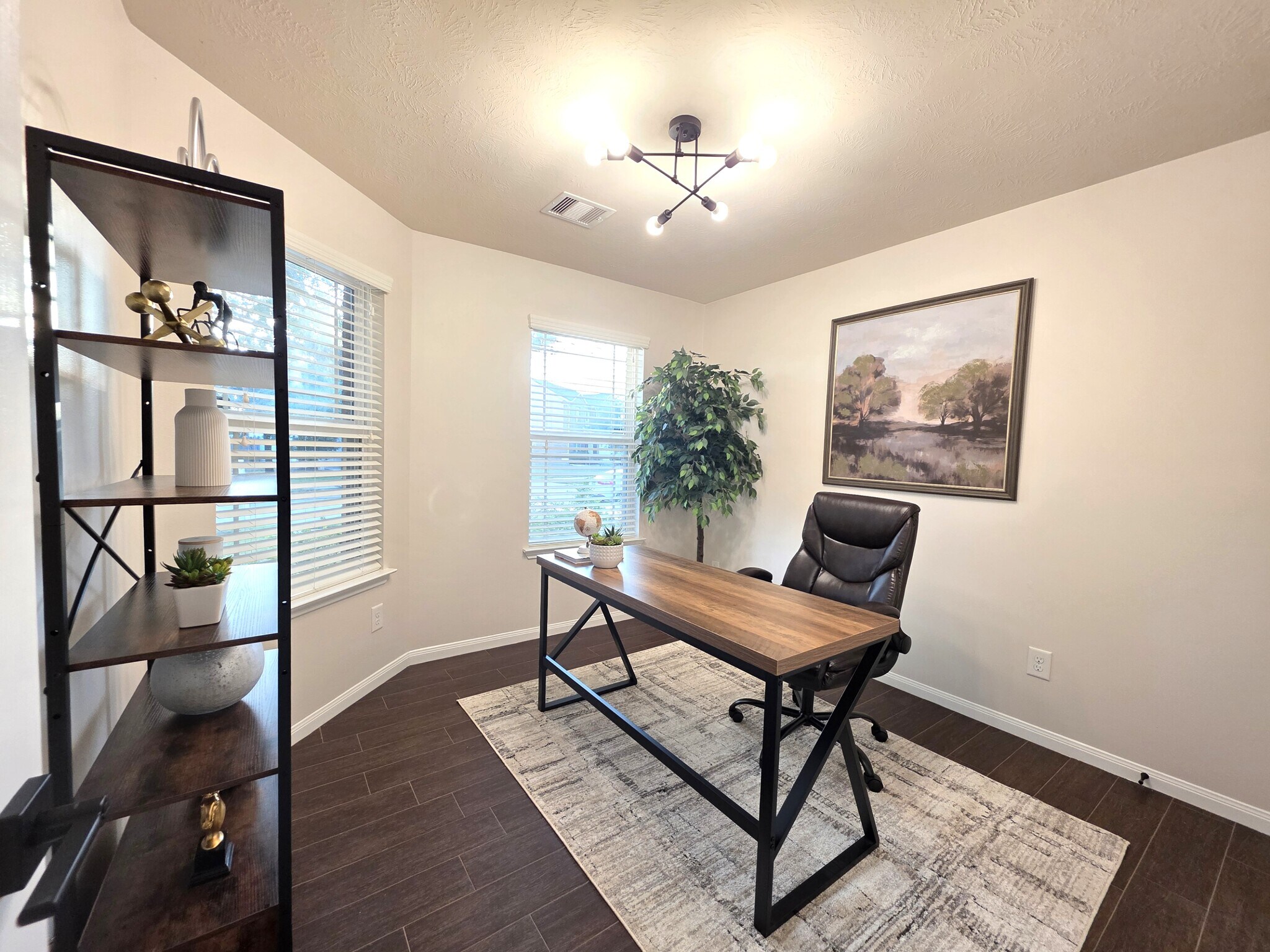 Building Photo - 15434 Kaston Dr