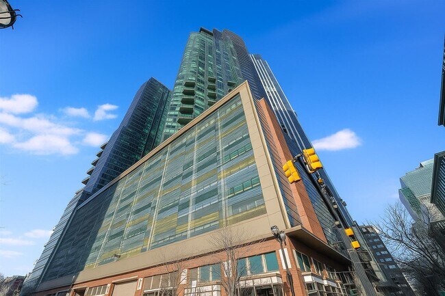 Building Photo - 77 Hudson St