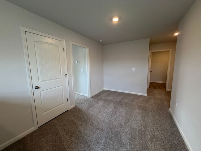 Building Photo - Brand New 5/3 House in Armuchee- $2,195