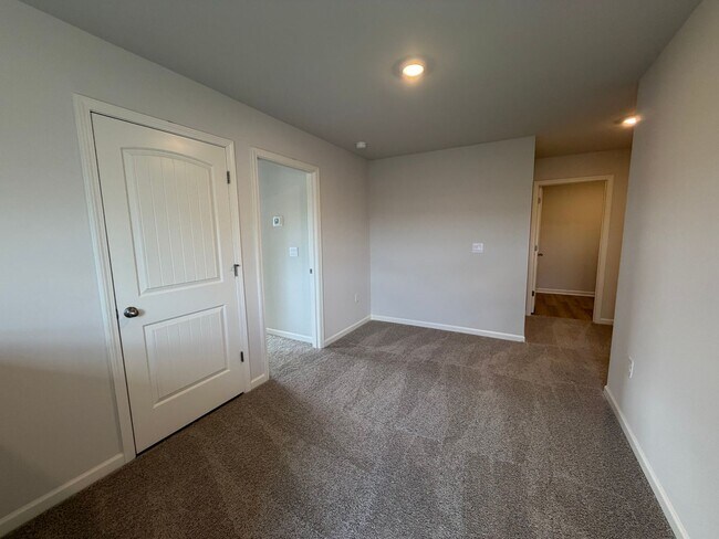 Building Photo - Brand New 5/3 House in Armuchee- $2,395