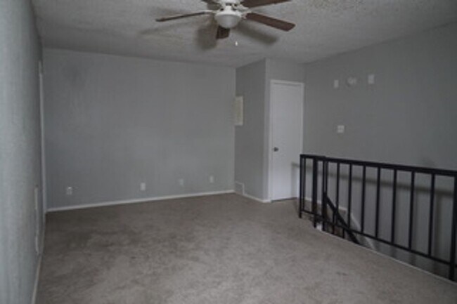 Building Photo - Wonderful 1-bedroom, 1.5-bath loft style condo!